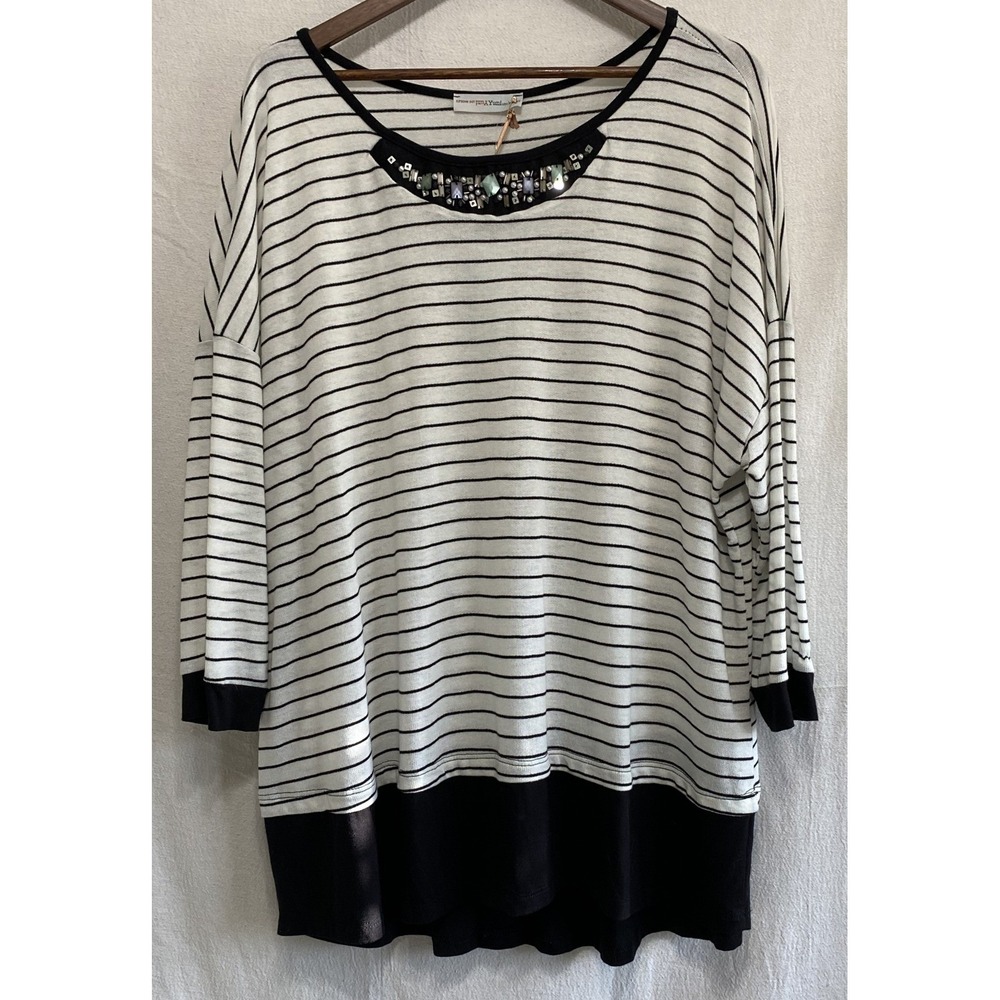 Yuni Los Angeles NWT 3X Striped Embellished Tunic Top Black White Scoop Neck‎